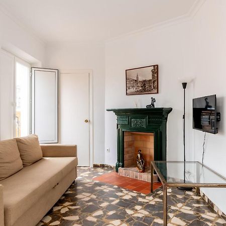 Aoa Conde De Ibarra Apartment Севилья Экстерьер фото