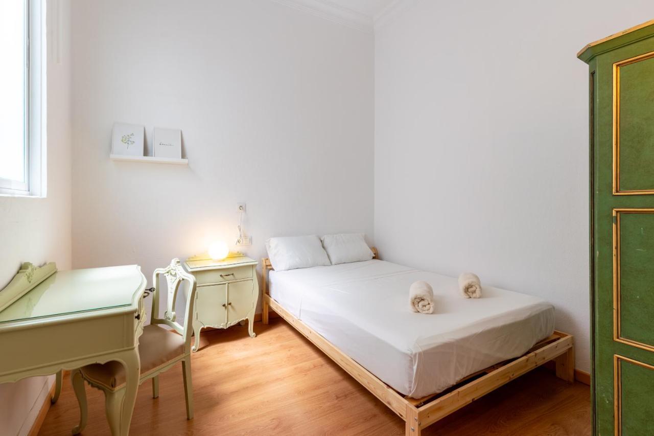 Aoa Conde De Ibarra Apartment Севилья Экстерьер фото