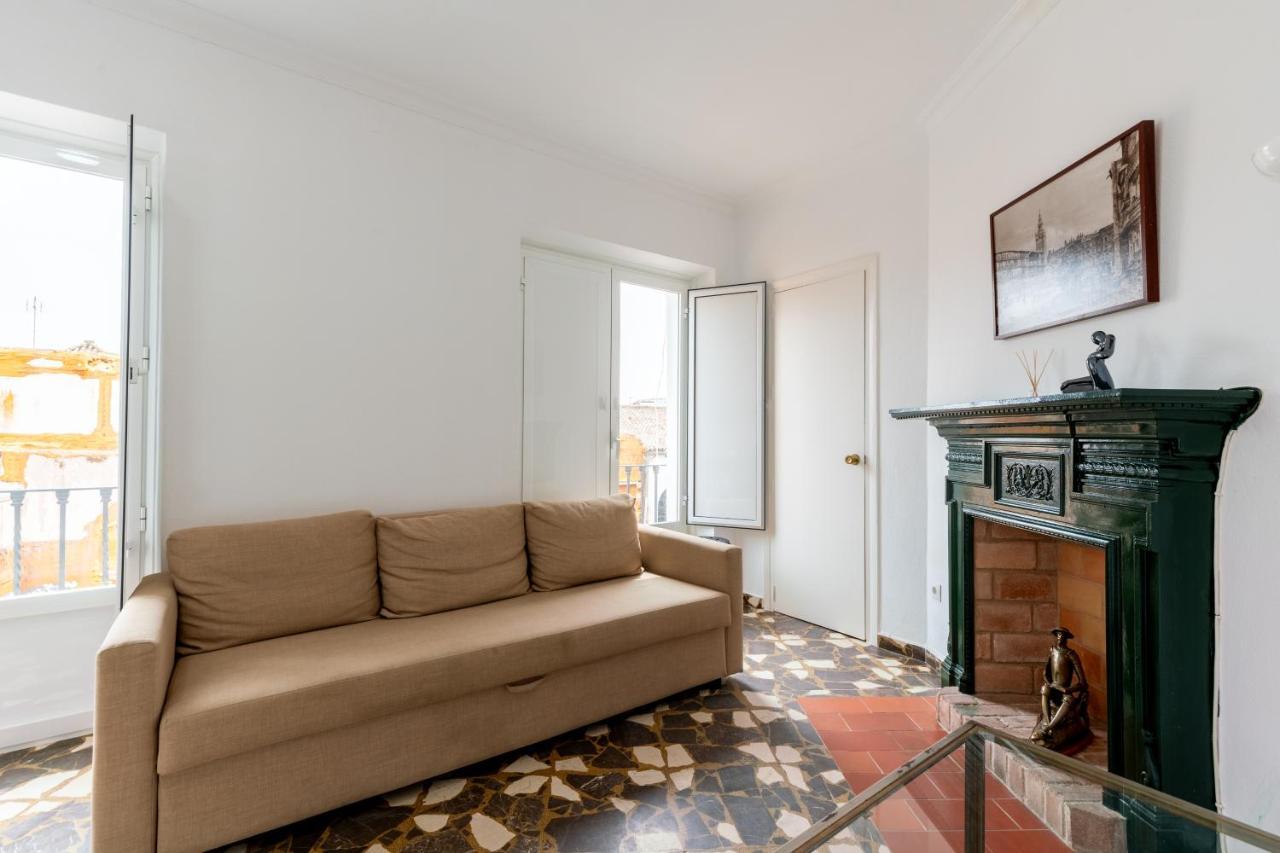 Aoa Conde De Ibarra Apartment Севилья Экстерьер фото