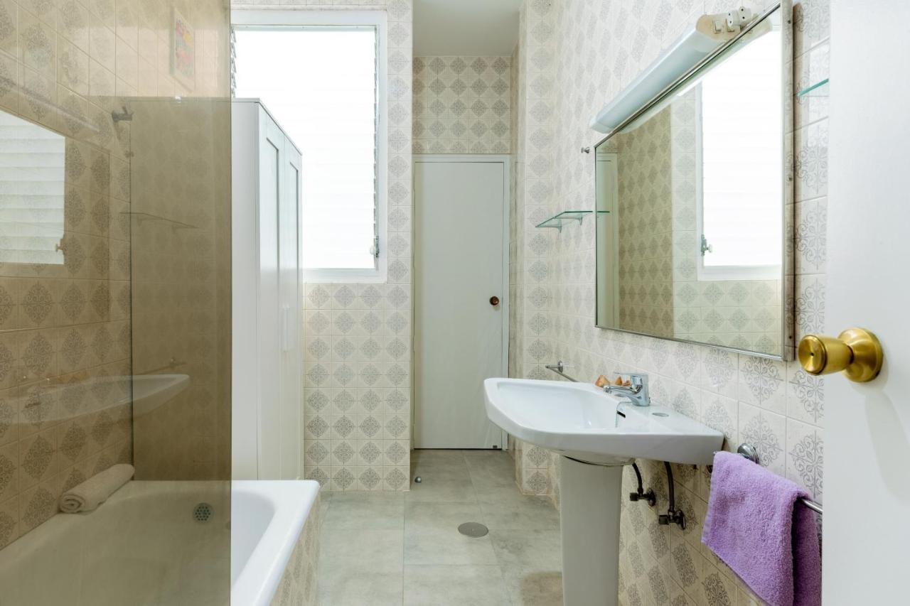 Aoa Conde De Ibarra Apartment Севилья Экстерьер фото